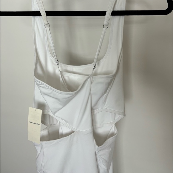 NWT Abercrombie Cut Out Traveler Athletic dress - Picture 6 of 7